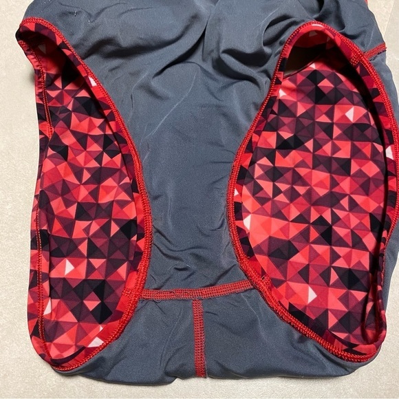 Speedo Swimsuit Women’s Size 30 Small Nano Fracture Flyback Swimsuit one piece - Picture 16 of 16